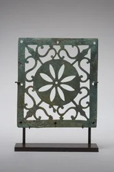Plaque ajourée (bronze)